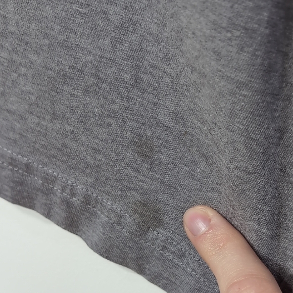 Eddie Bauer | Gray and Red Bear Graphic Short Sleeve Tee Size M - Picture 4 of 7